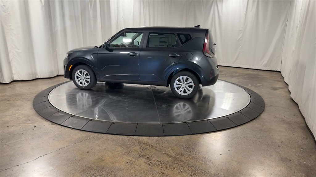 Vehicle image 4 of 28