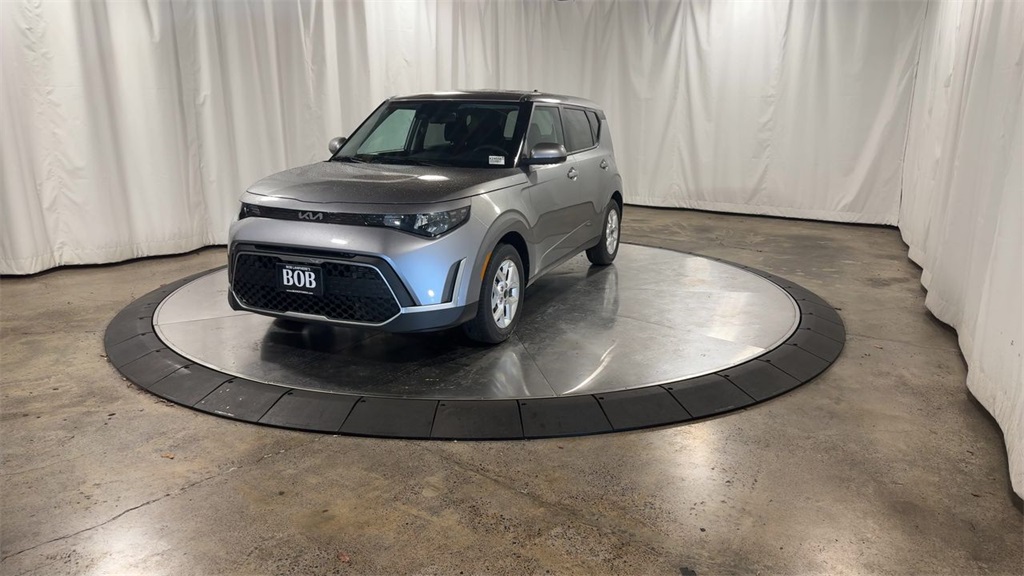 Vehicle image 7 of 28