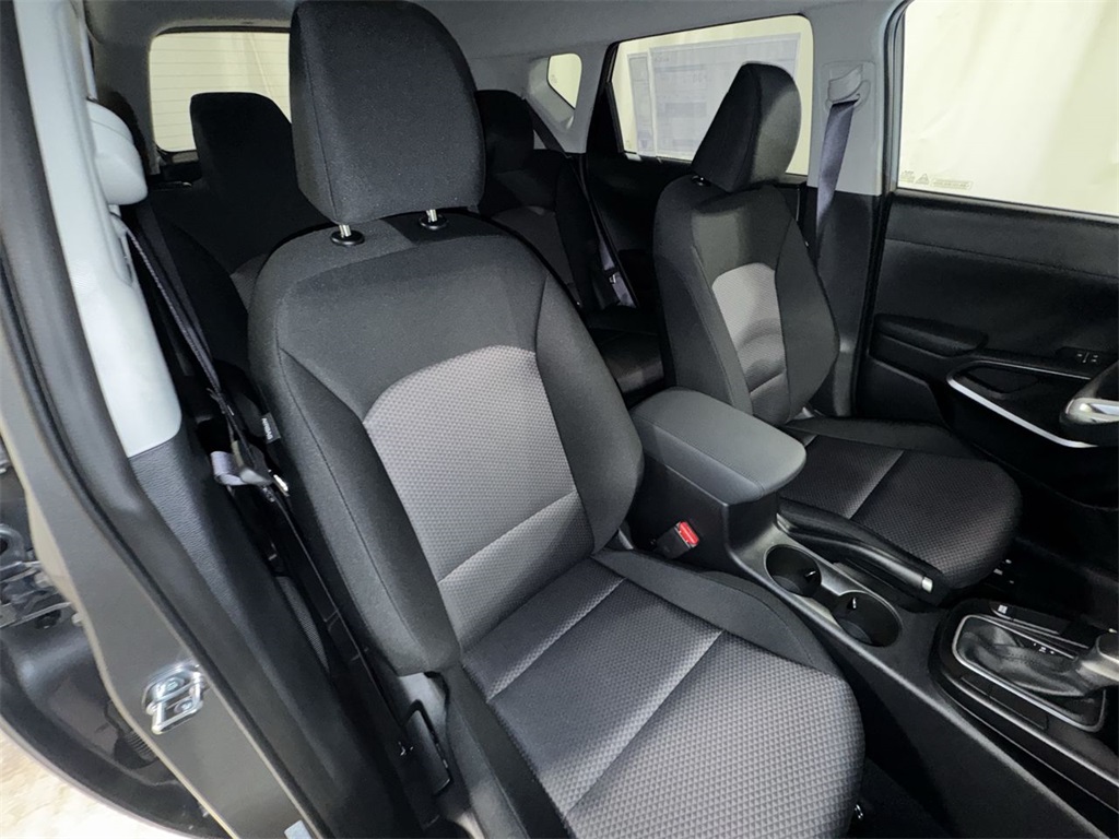 Vehicle image 27 of 28