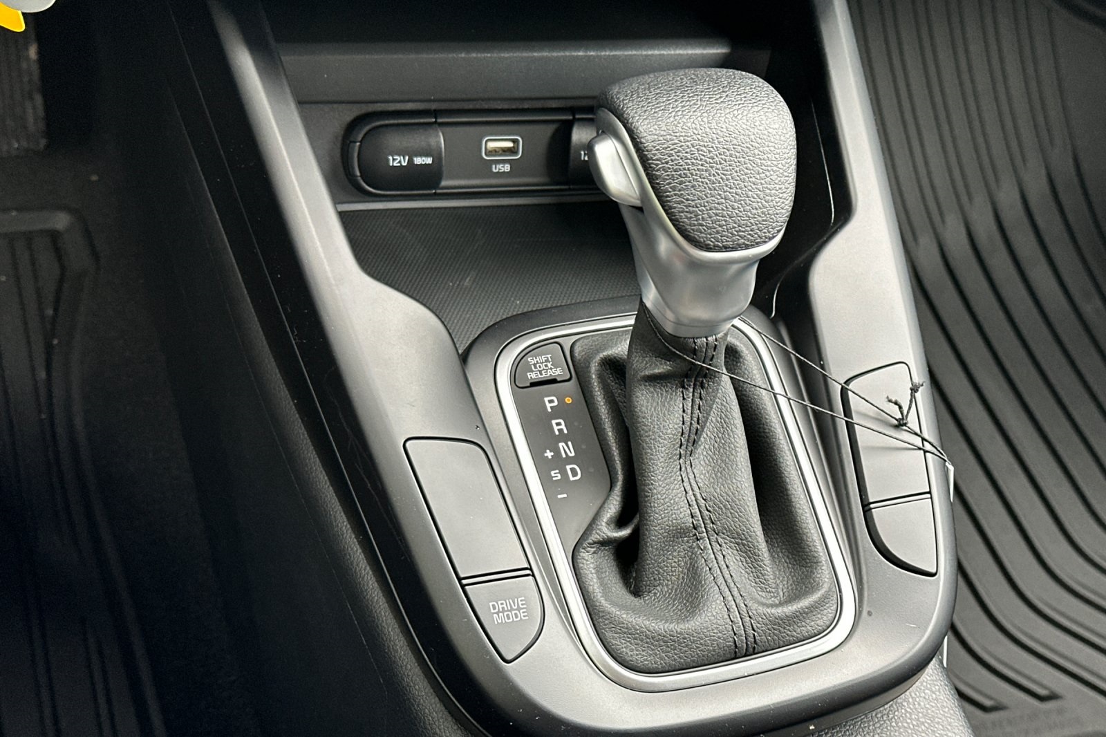 Vehicle image 17 of 20
