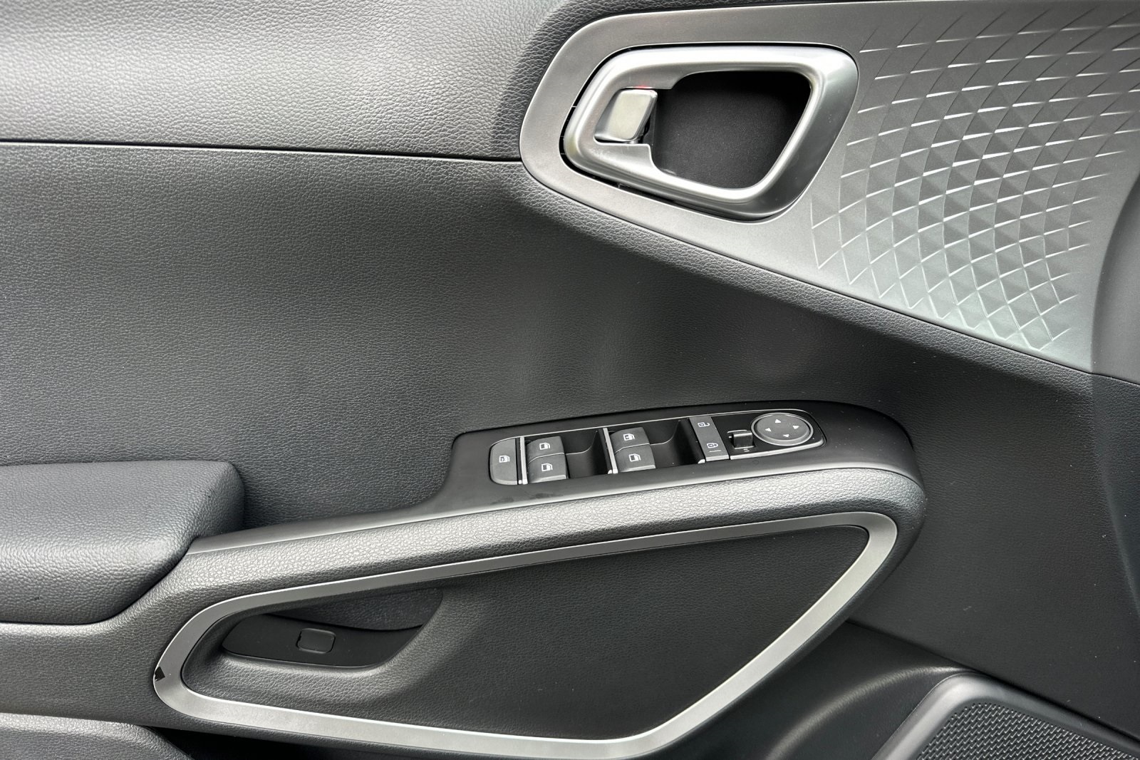 Vehicle image 7 of 20