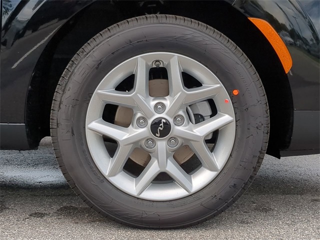 Vehicle image 11 of 24