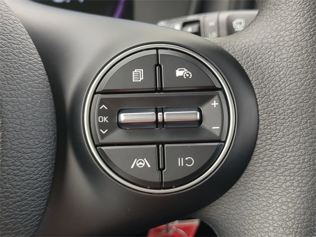 Vehicle image 23 of 24