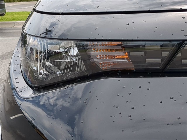 Vehicle image 10 of 24