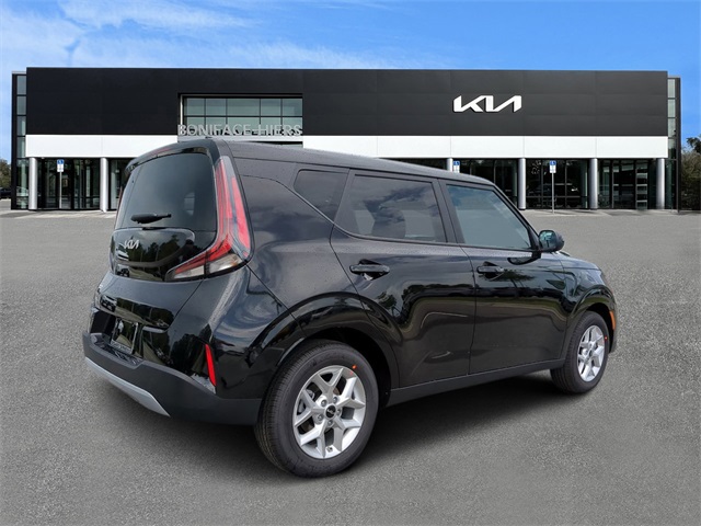 Vehicle image 5 of 24