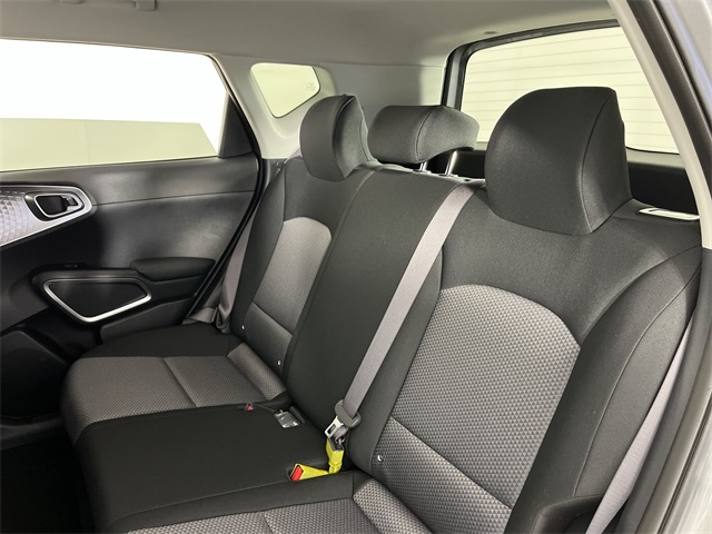 Vehicle image 14 of 25