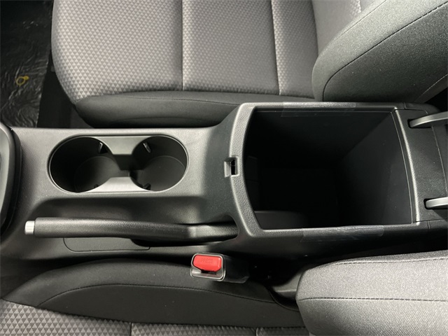 Vehicle image 21 of 25