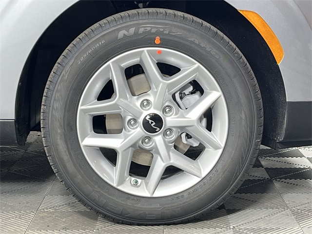 Vehicle image 11 of 25