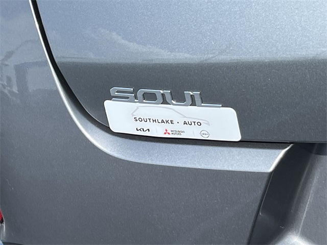 Vehicle image 23 of 25