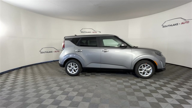 Vehicle image 5 of 25