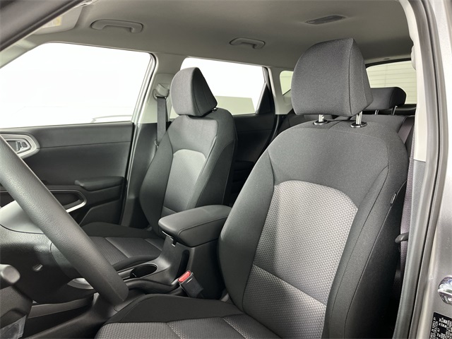 Vehicle image 13 of 25