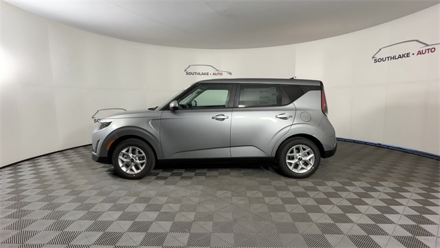 Vehicle image 9 of 25