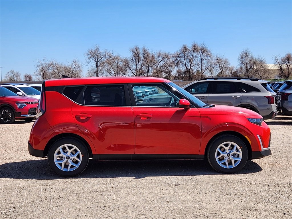 Vehicle image 4 of 15