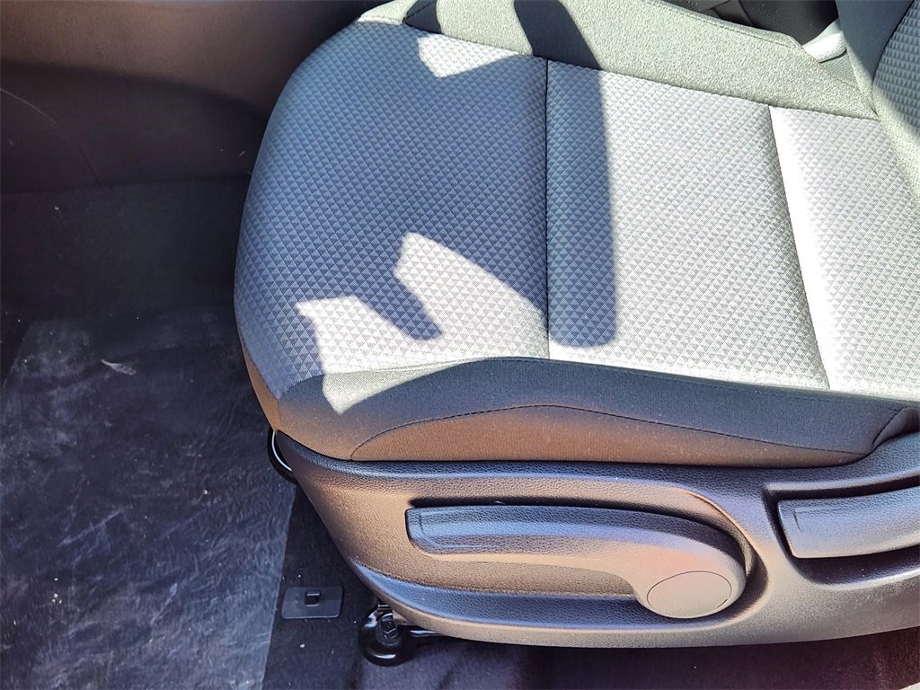Vehicle image 10 of 15