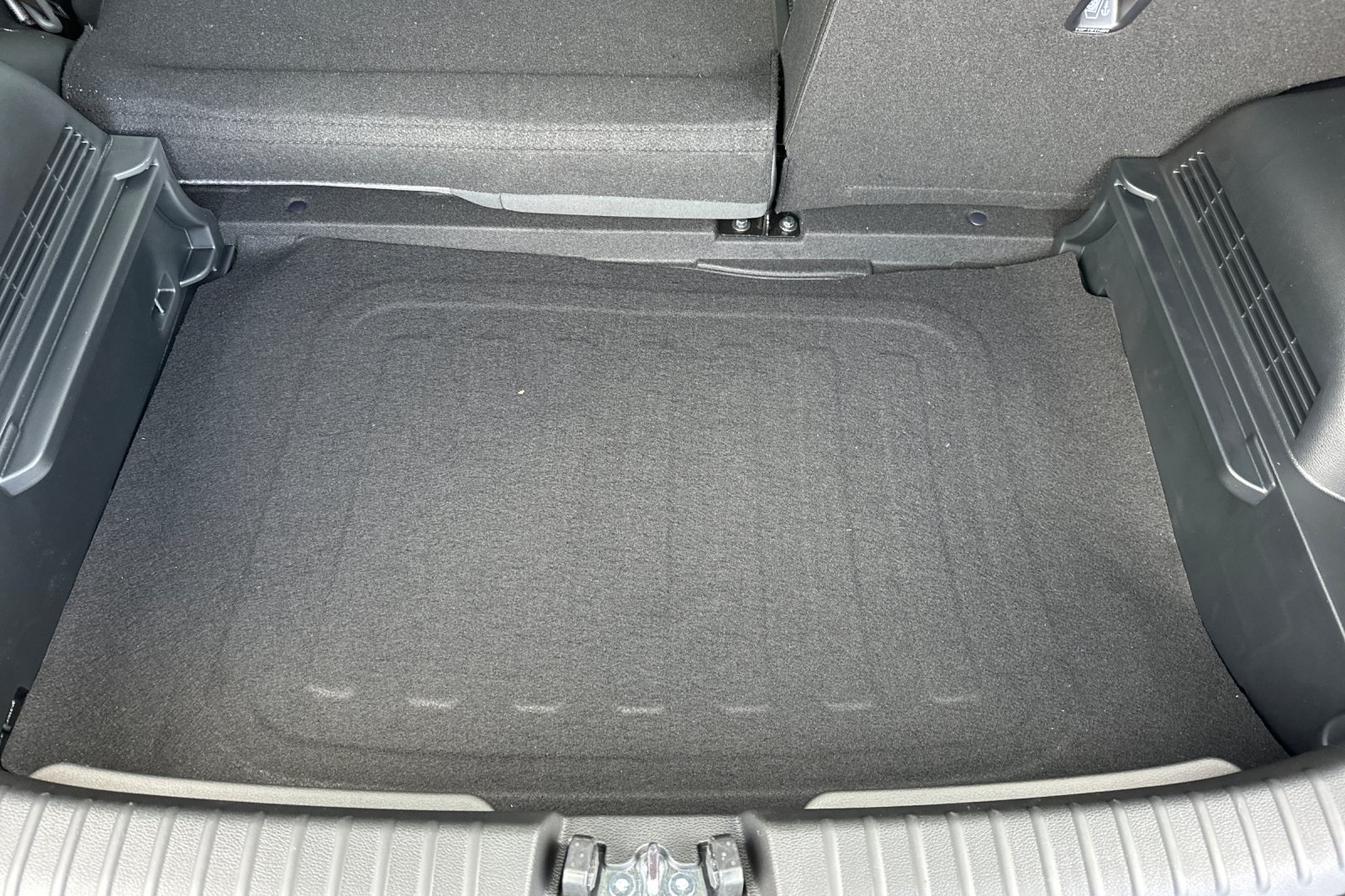 Vehicle image 11 of 20