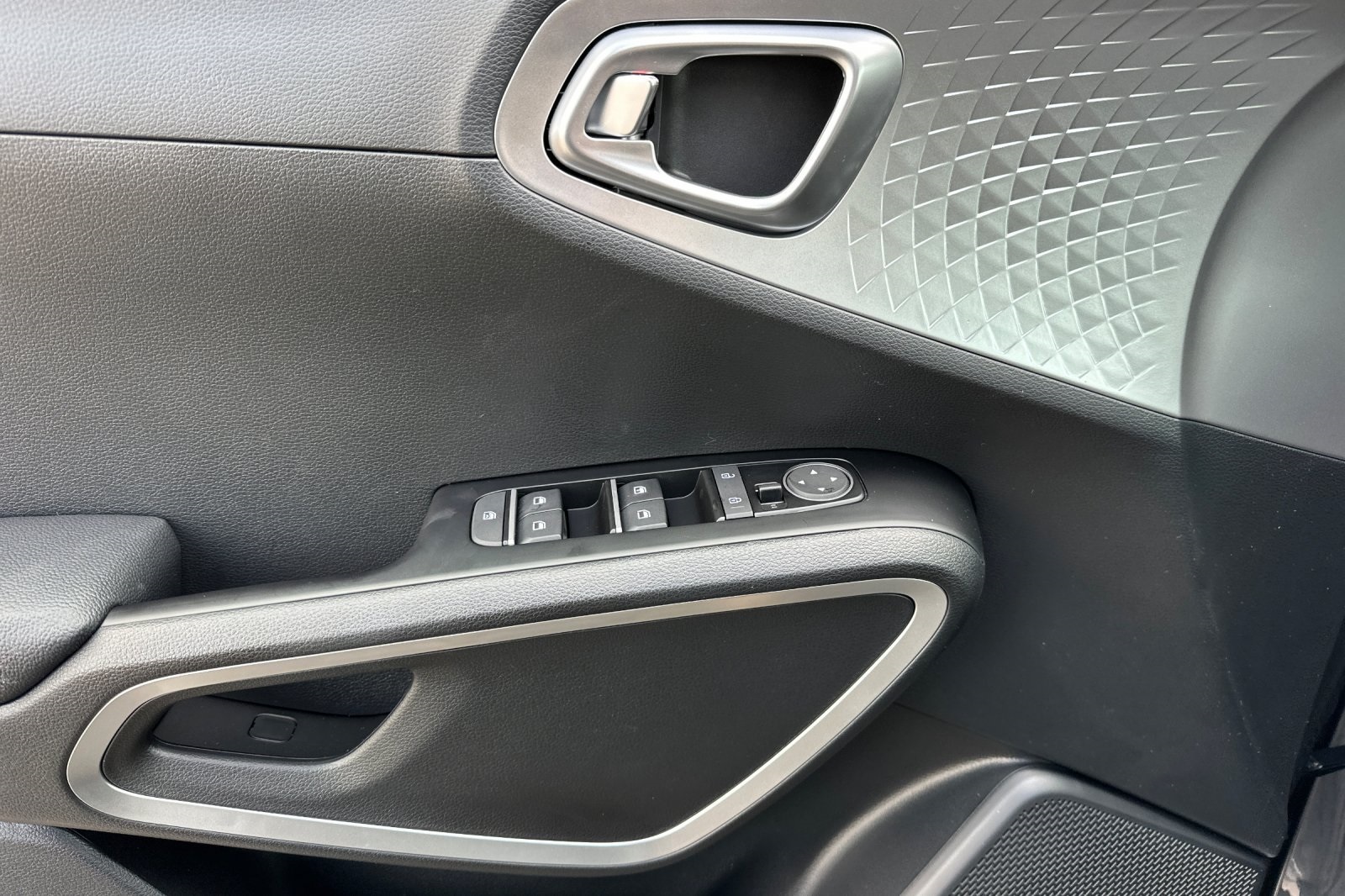 Vehicle image 7 of 20