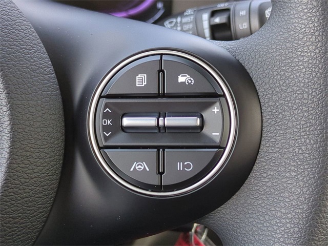 Vehicle image 18 of 25