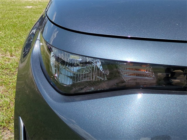 Vehicle image 23 of 25