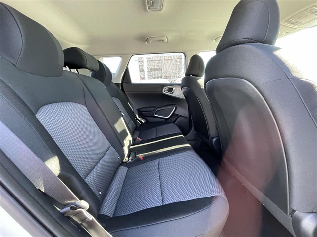Vehicle image 23 of 37