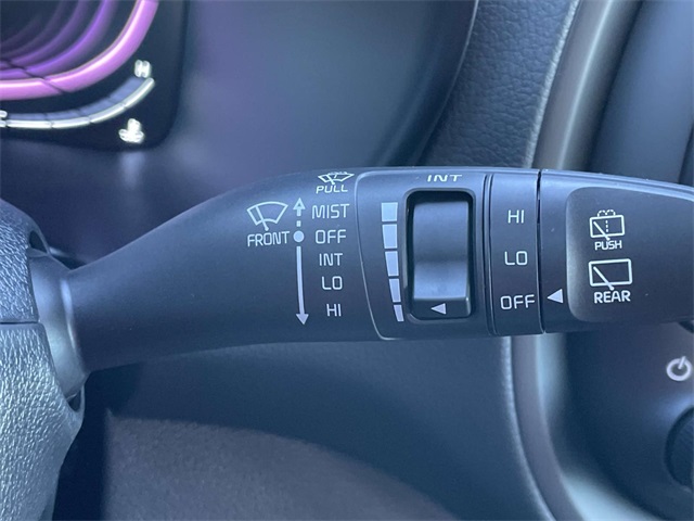 Vehicle image 33 of 37