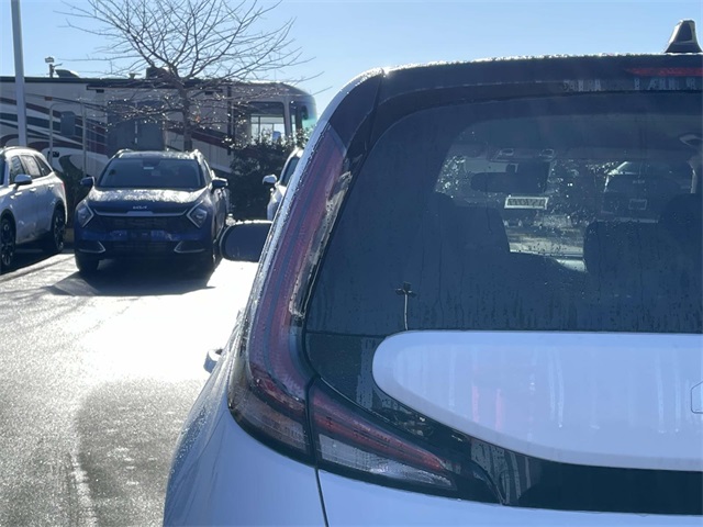 Vehicle image 16 of 37