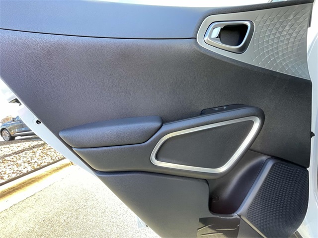 Vehicle image 24 of 37