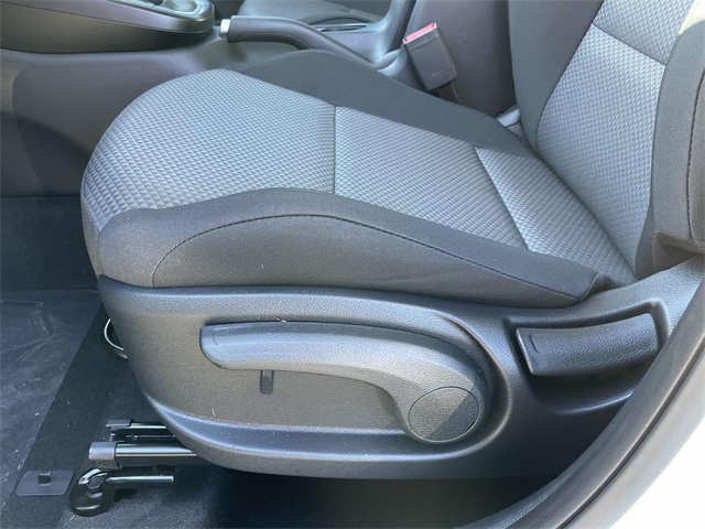 Vehicle image 28 of 37