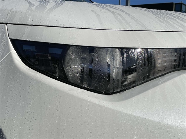Vehicle image 14 of 37