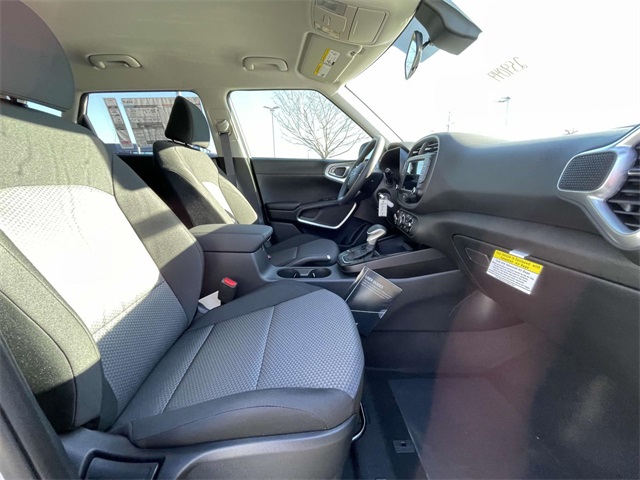 Vehicle image 20 of 37