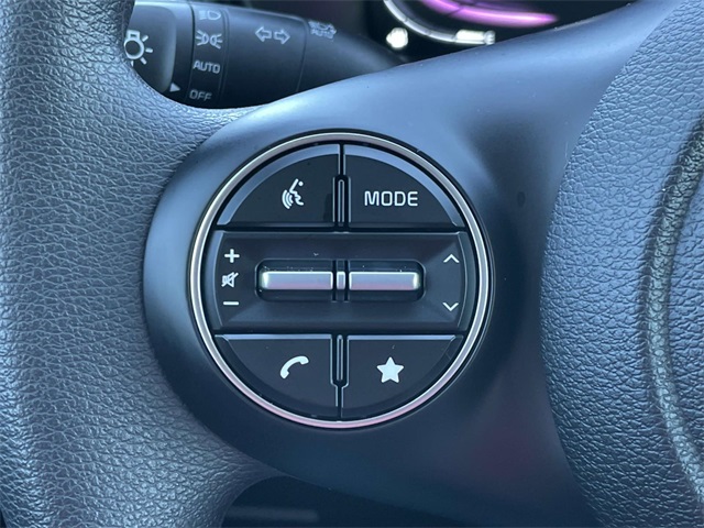Vehicle image 30 of 37