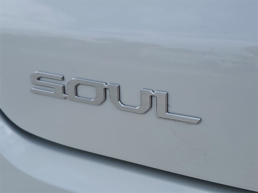 Vehicle image 26 of 28