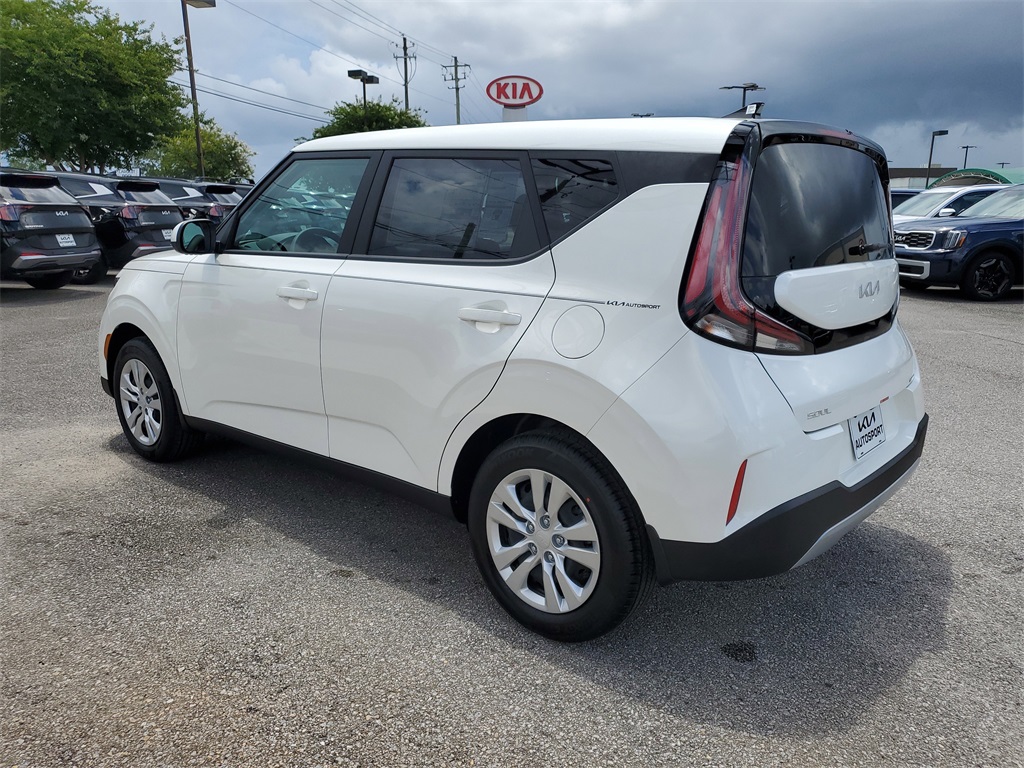 Vehicle image 4 of 28