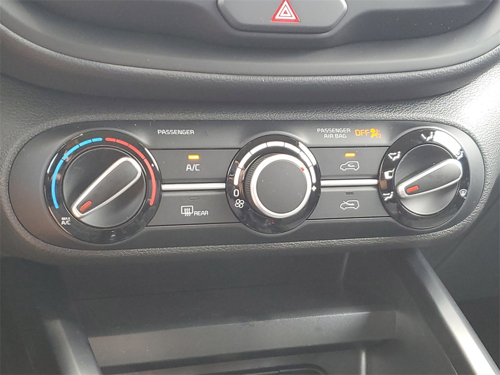 Vehicle image 17 of 28