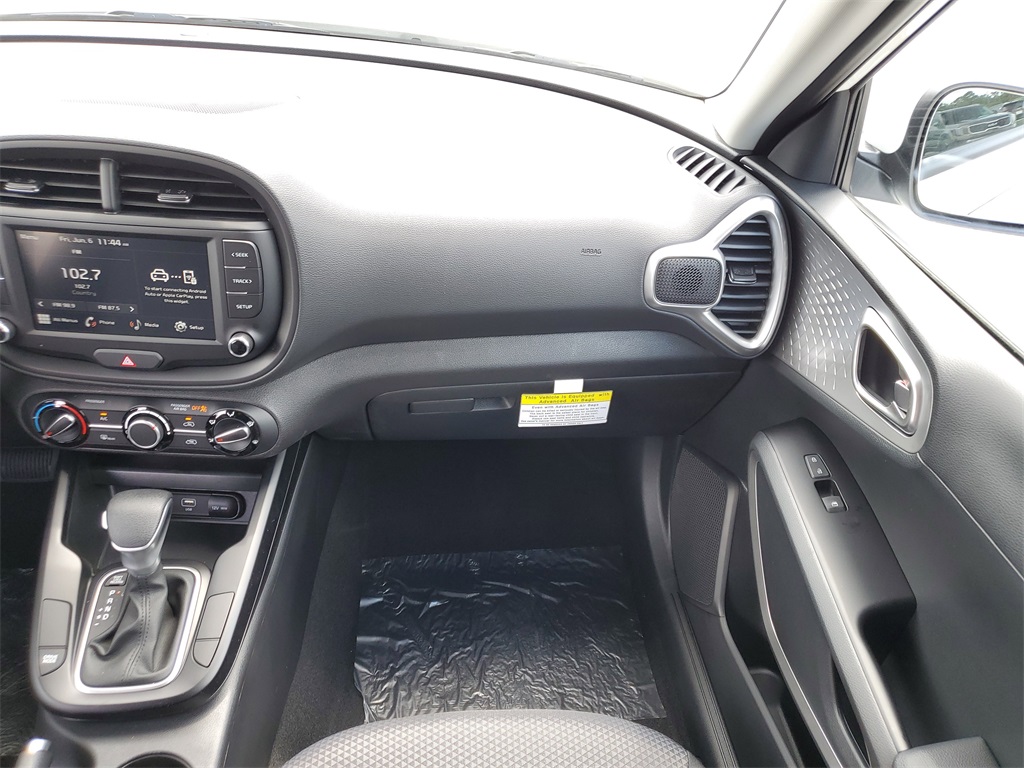 Vehicle image 25 of 28