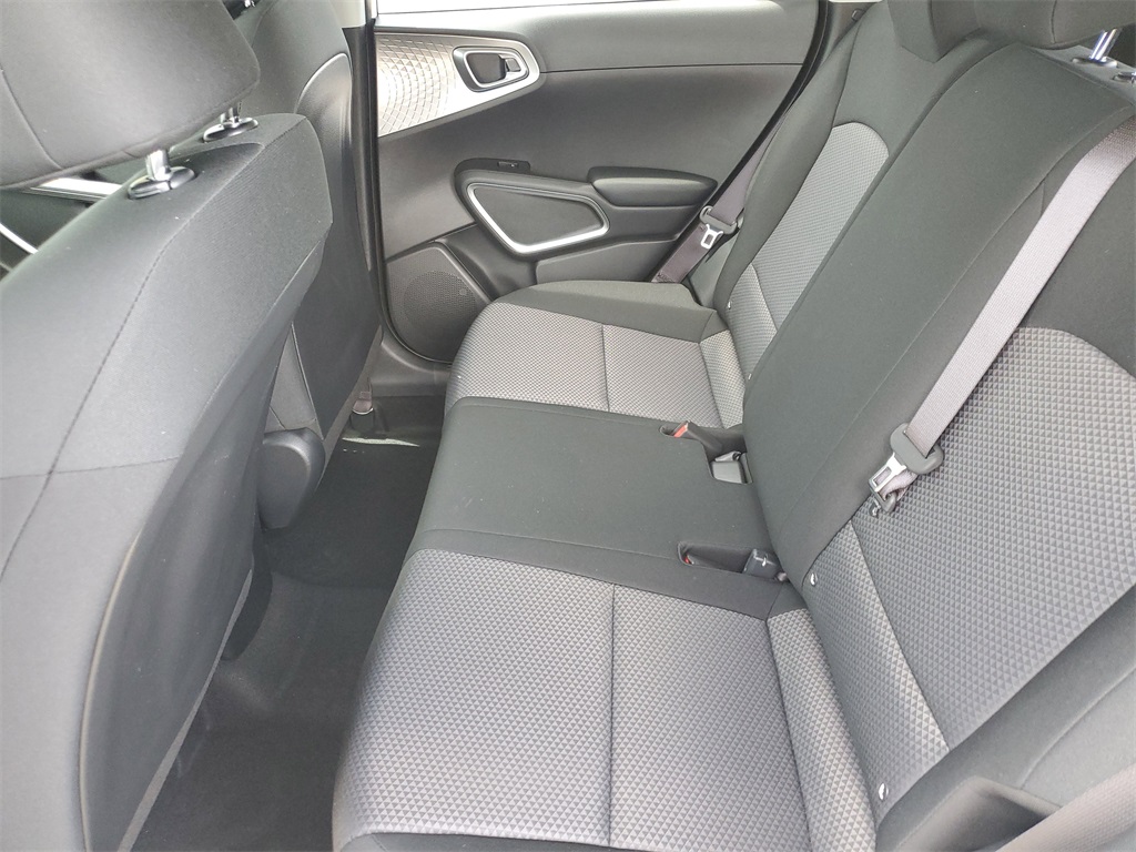 Vehicle image 20 of 28