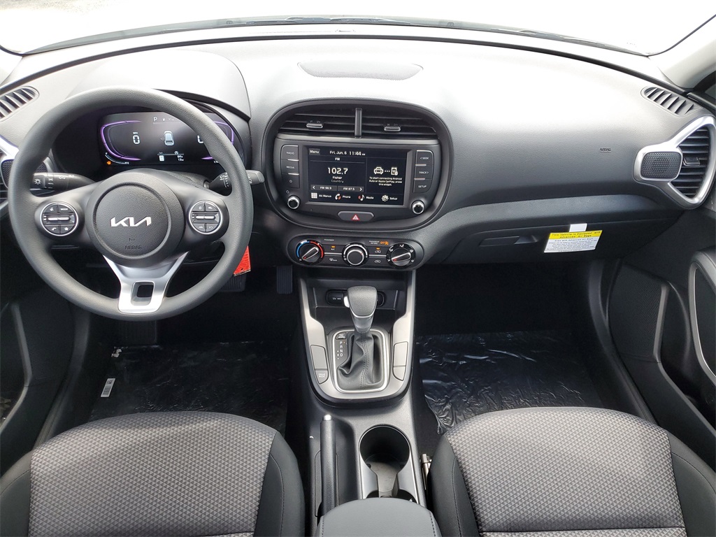 Vehicle image 23 of 28