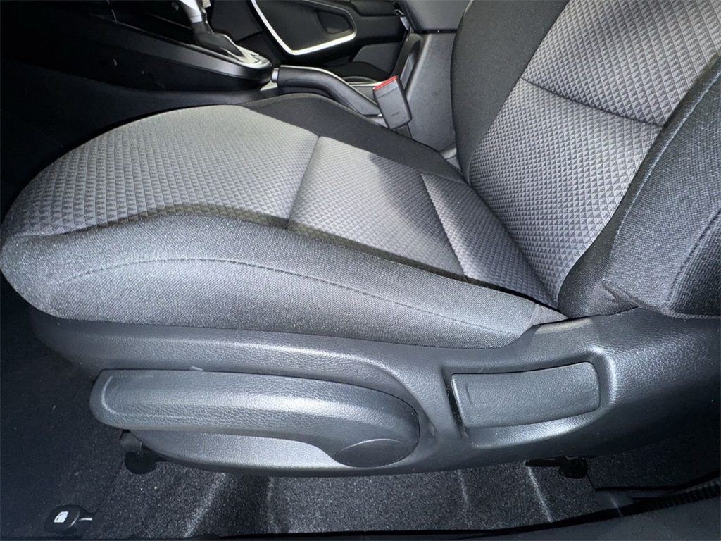 Vehicle image 14 of 28