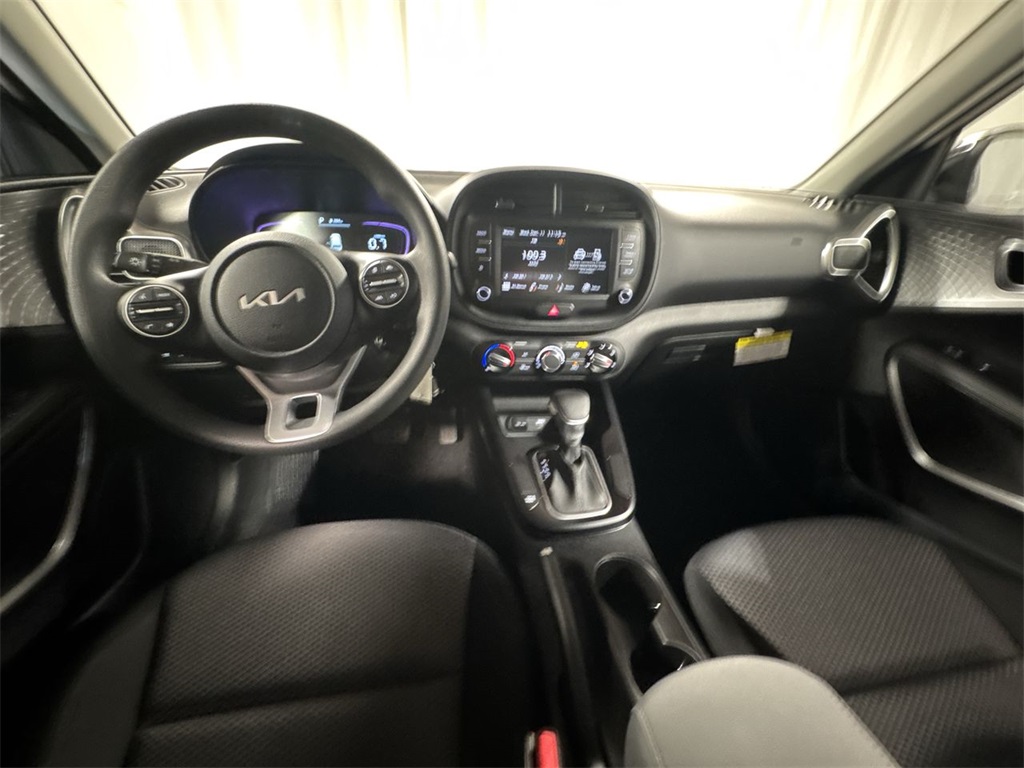 Vehicle image 12 of 28