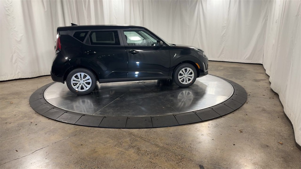 Vehicle image 5 of 28