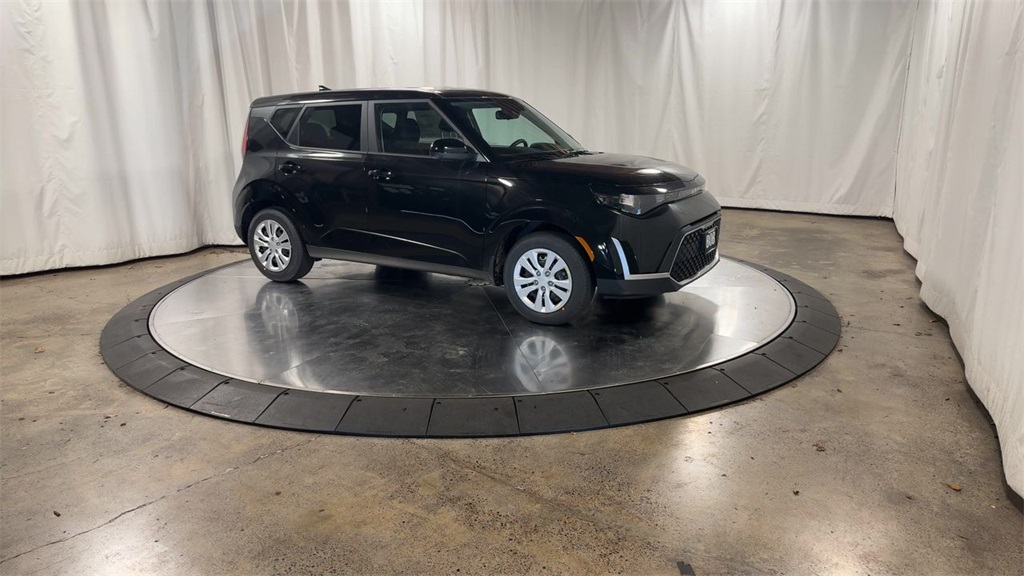 Vehicle image 6 of 28