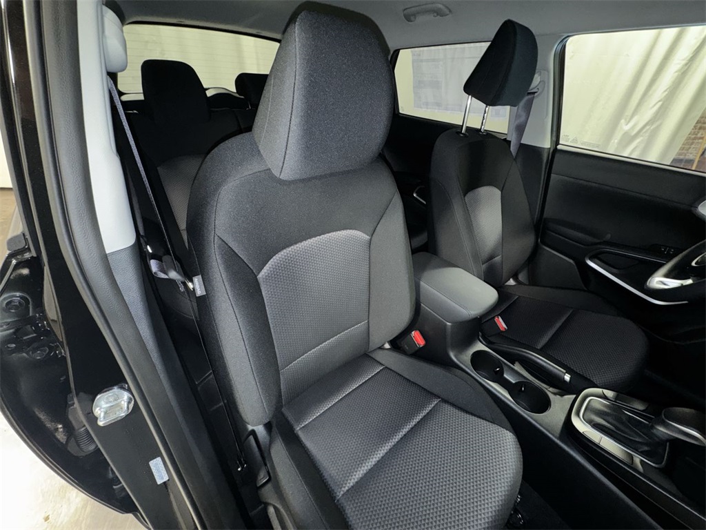 Vehicle image 27 of 28
