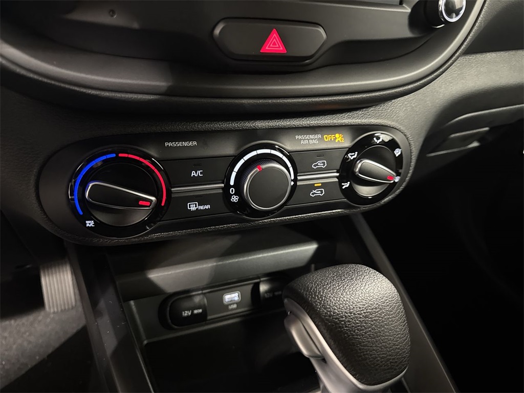 Vehicle image 22 of 28