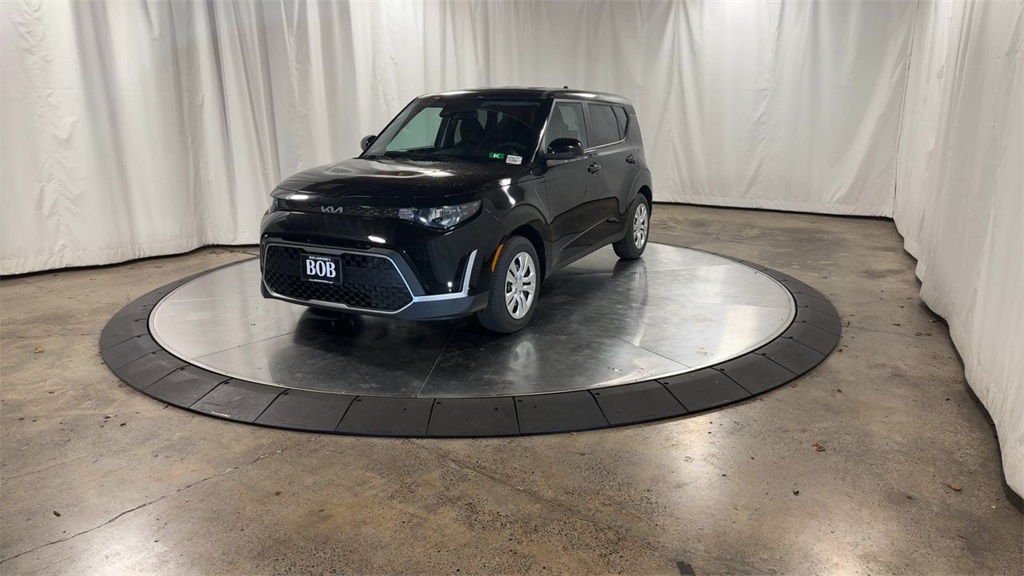 Vehicle image 8 of 28