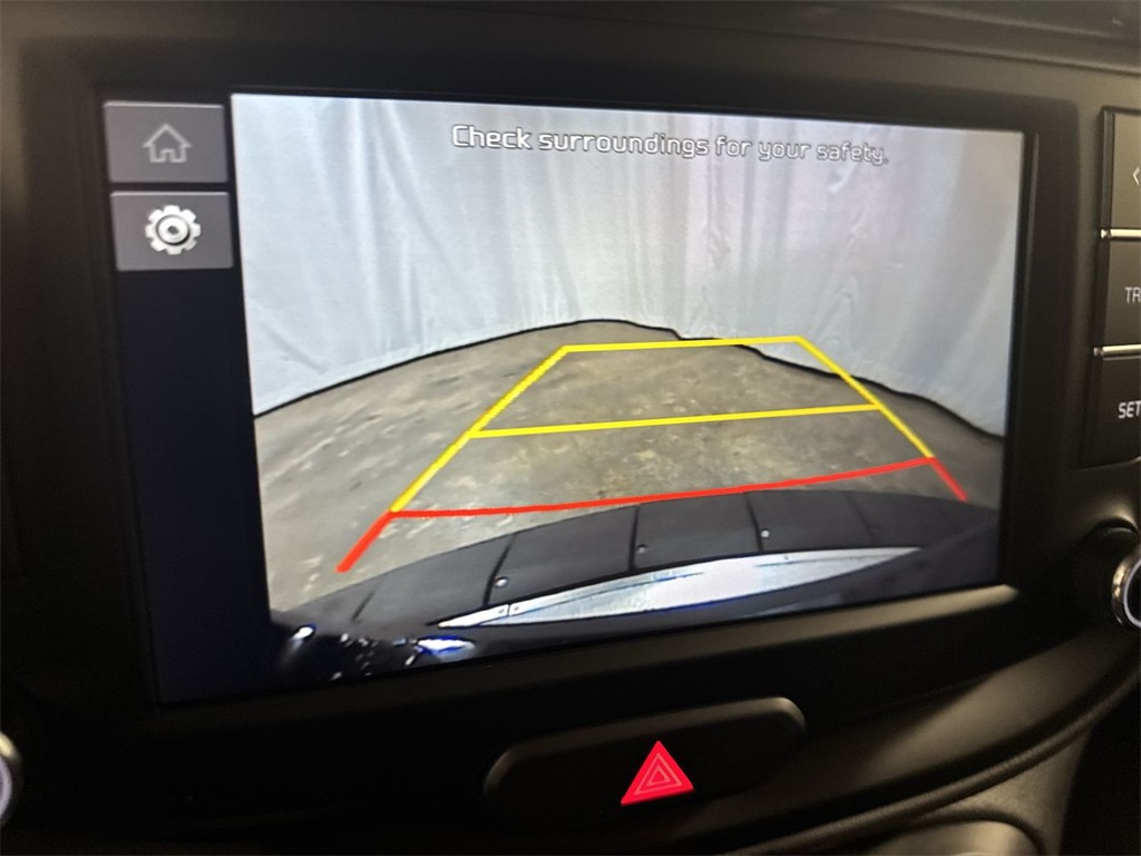 Vehicle image 21 of 28