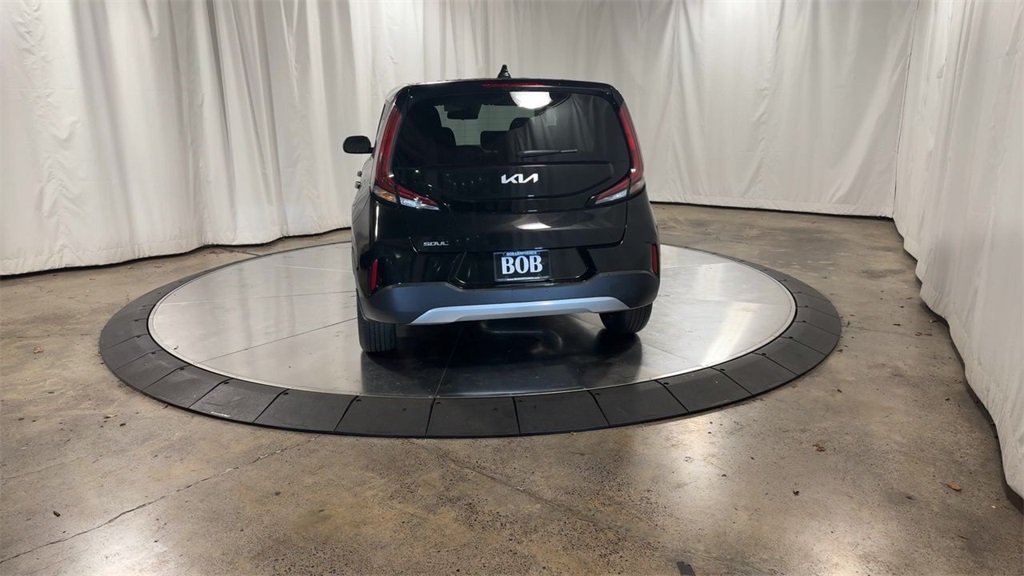 Vehicle image 9 of 28