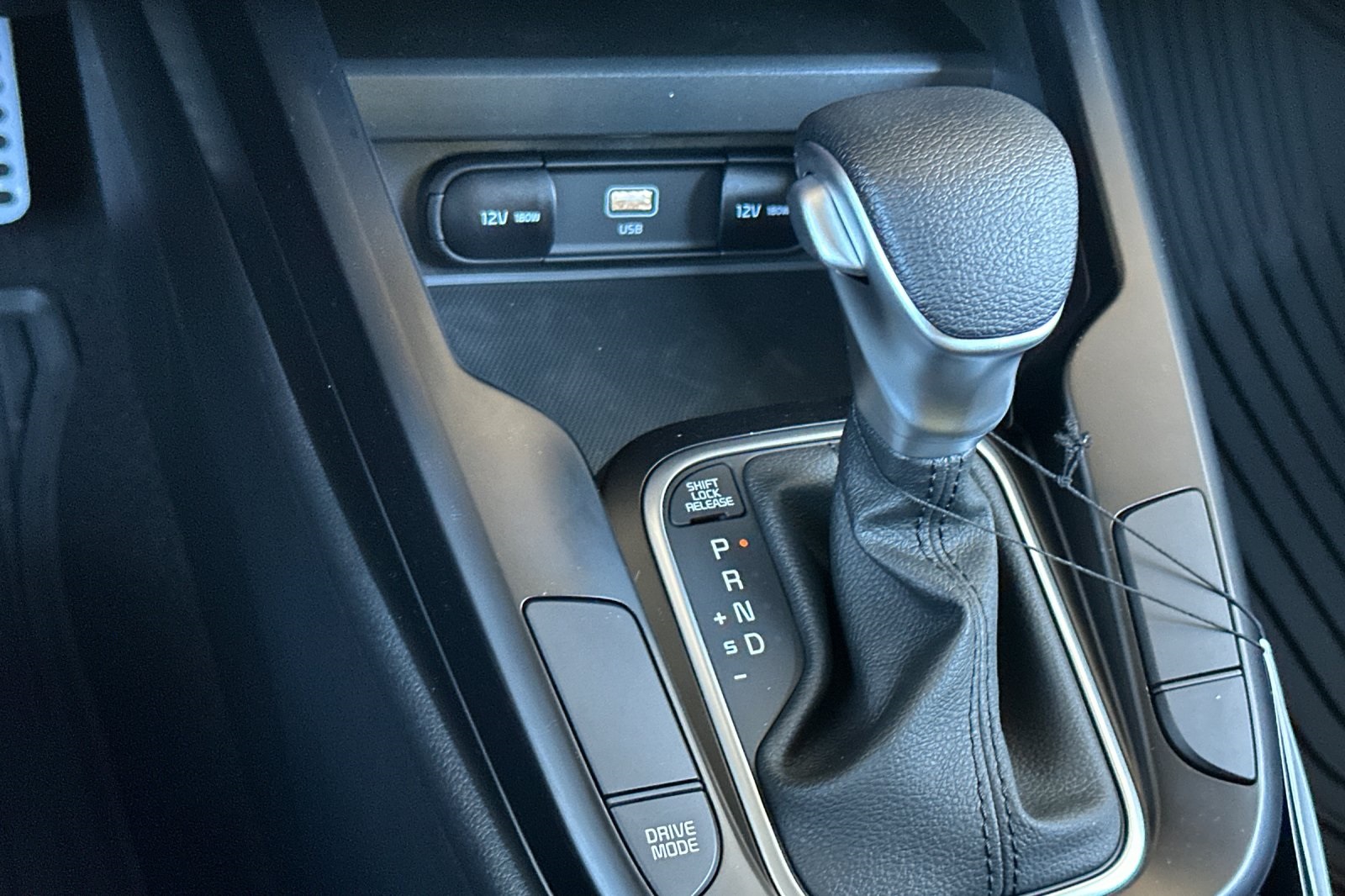 Vehicle image 17 of 20
