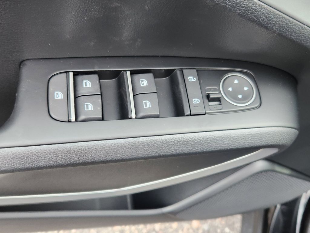 Vehicle image 9 of 24