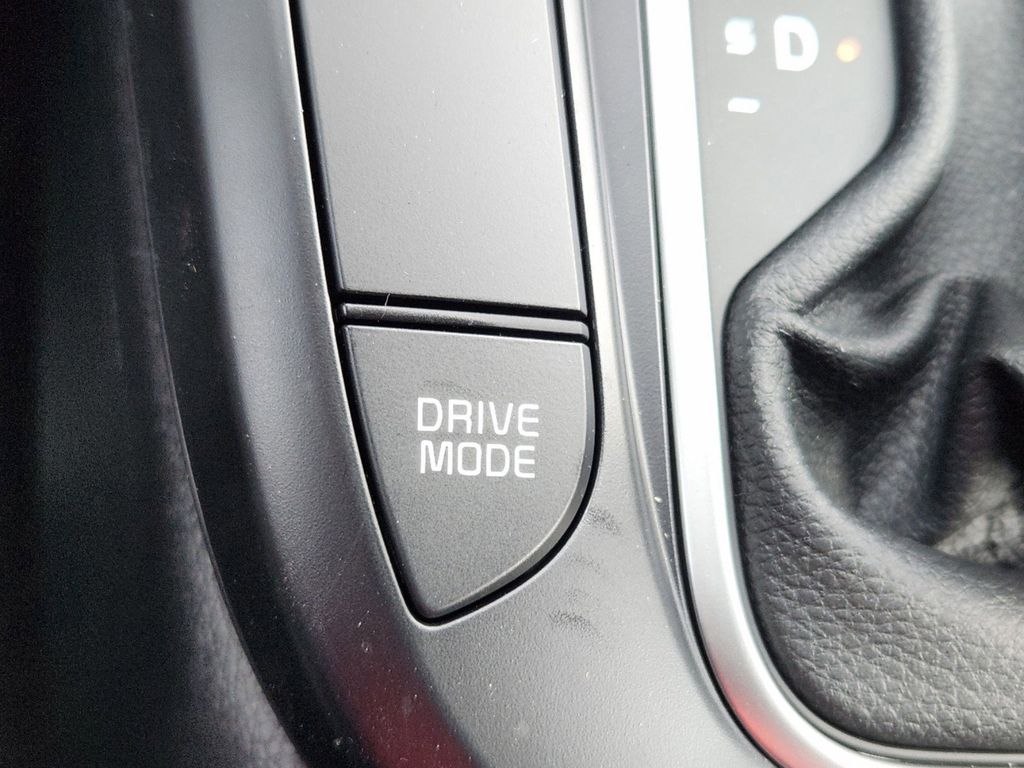Vehicle image 23 of 24