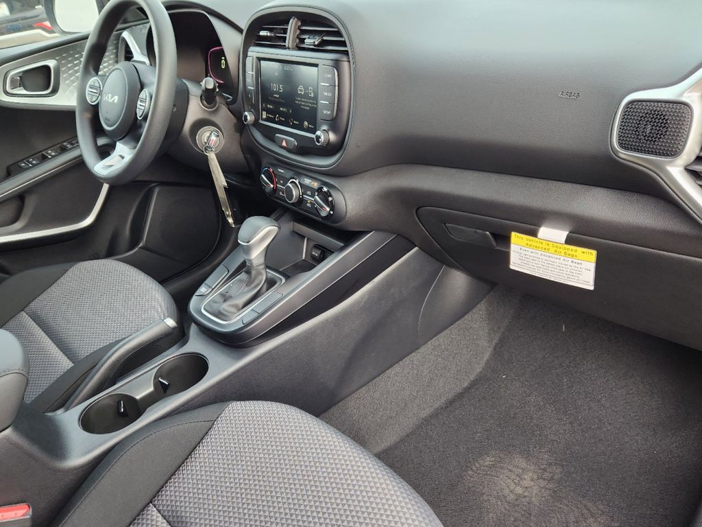 Vehicle image 16 of 24