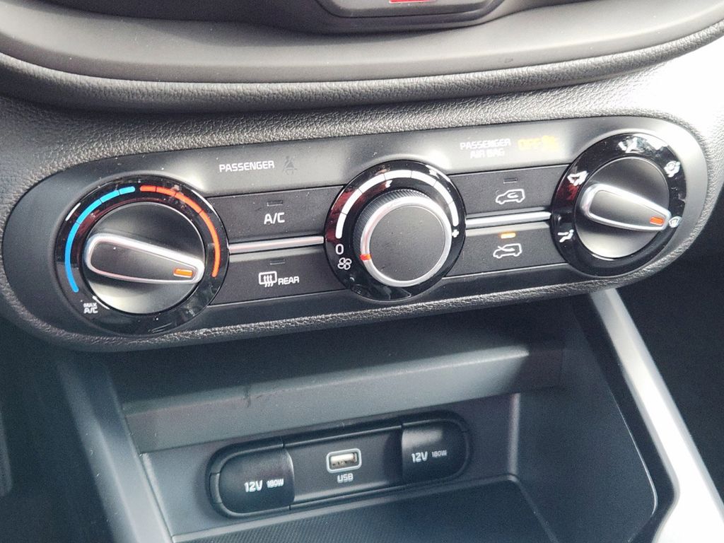 Vehicle image 21 of 24